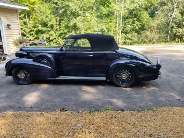 1937 Cadillac 62 Convertible - photo 10