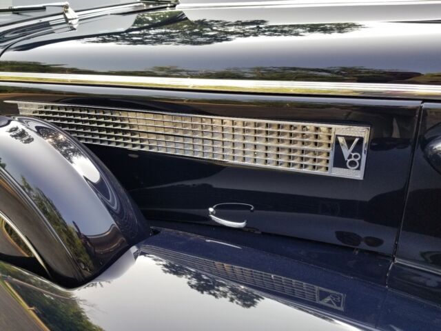 1937 Cadillac 62 Convertible - photo 12