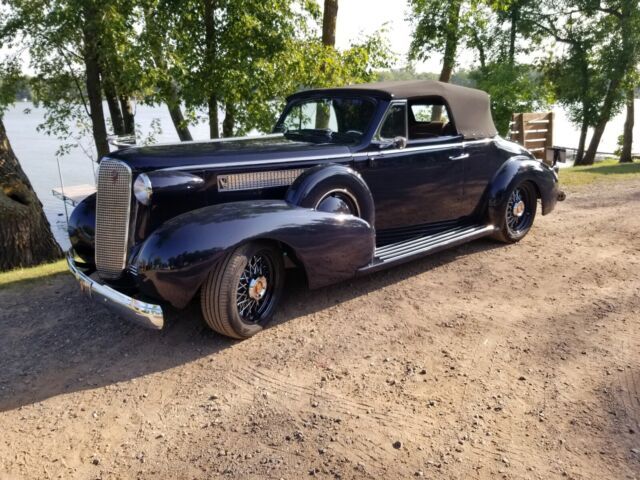 1937 Cadillac 62 Convertible - photo 2