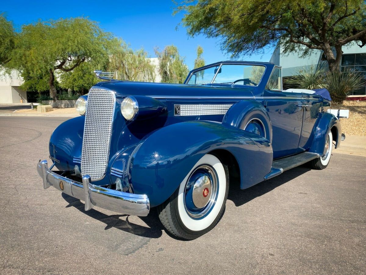 1937 Cadillac Series 60 Convertible Sedan - photo 2