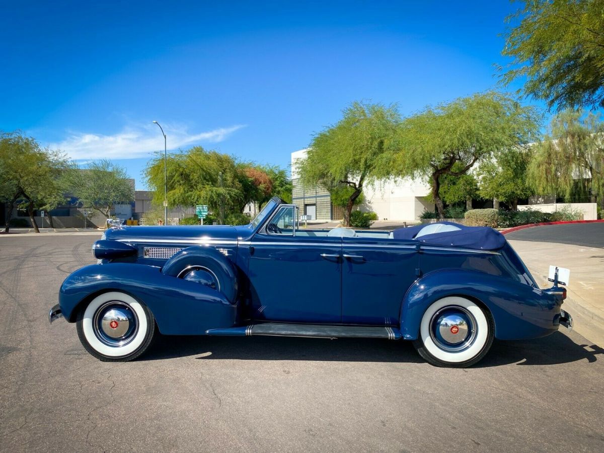 1937 Cadillac Series 60 Convertible Sedan - photo 3