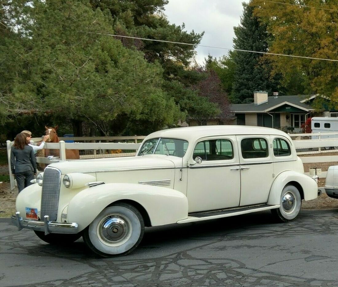 1937 Cadillac Series 75 Sedan Brown RWD Manual 7519 five passenger limo 1937 Cadillac Series 75 7519 five passenger limo