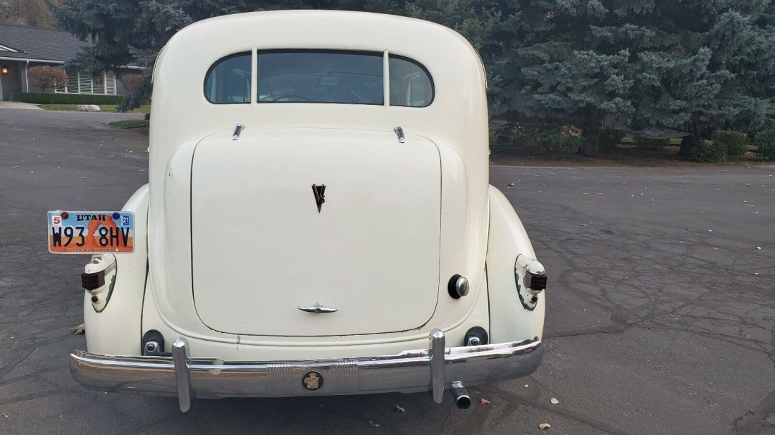 1937 Cadillac Series 75 7519 five passenger limo - photo 8