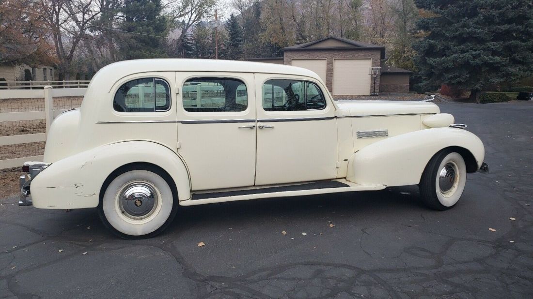1937 Cadillac Series 75 7519 five passenger limo - photo 9