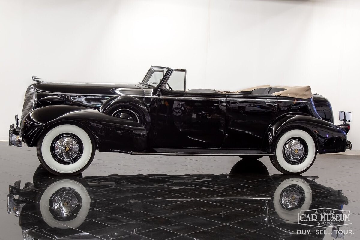 1937 Cadillac Series 85 Twelve Convertible - photo 2