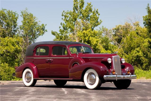 1937 Cadillac 37-7509F Sedan