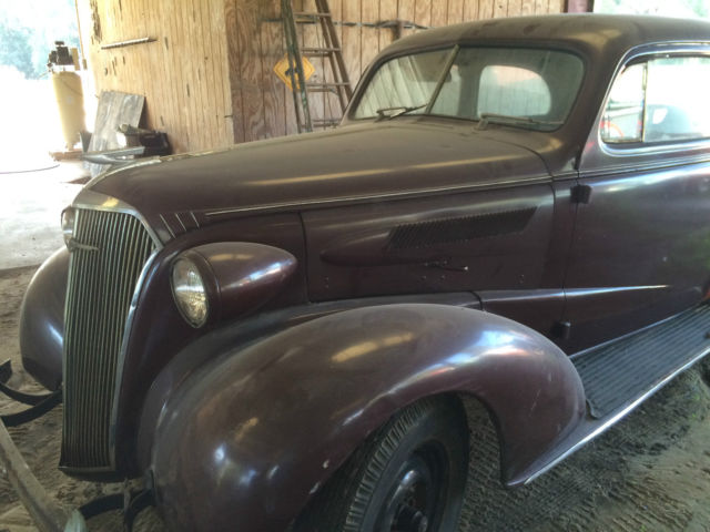 1937 Chevrolet Master Deluxe 2 door sedan barn find 1937 Chevrolet two door sedan