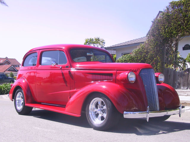 1937 Chevrolet Master Deluxe 2 door Town sedan Street Rod - photo 2