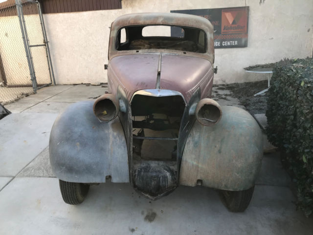 1937 Chevrolet Sedan - photo 2