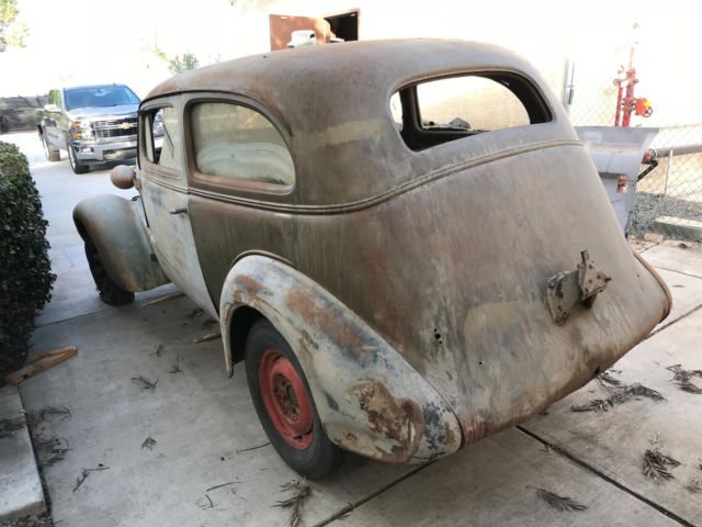 1937 Chevrolet Sedan - photo 8