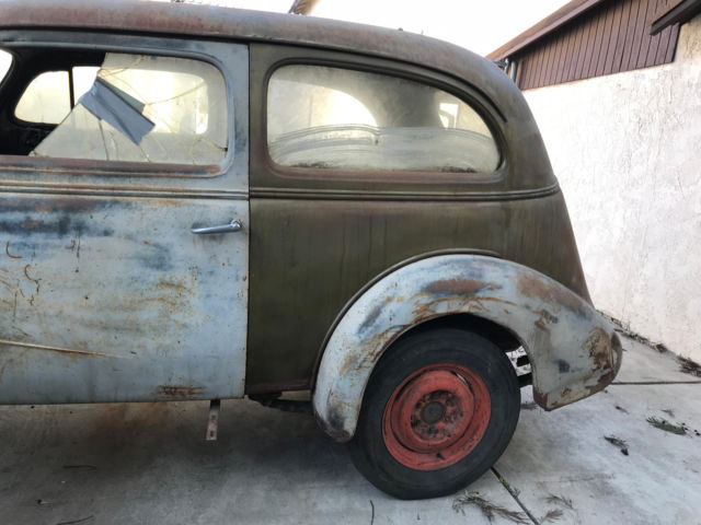 1937 Chevrolet Sedan - photo 9