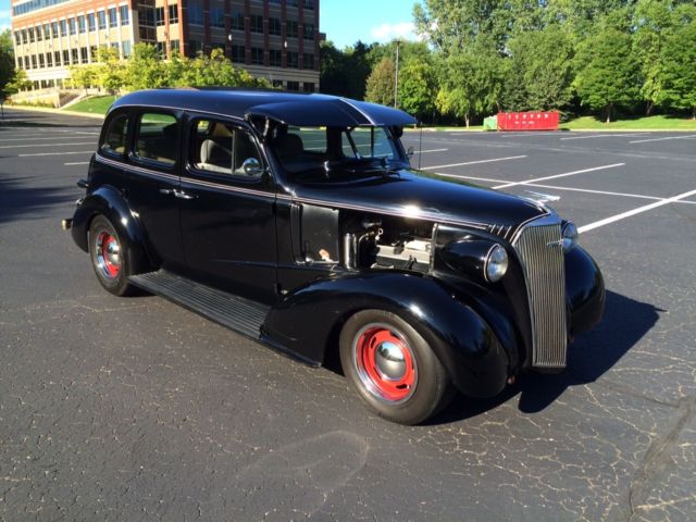 1937 Chevrolet 4-Door Sedan - photo 2