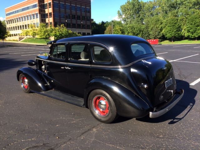 1937 Chevrolet 4-Door Sedan - photo 4