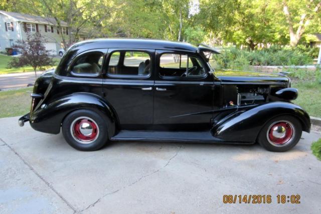 1937 Chevrolet 4-Door Sedan - photo 9