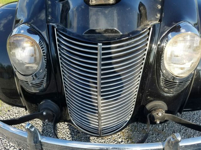 1937 Chrysler Airflow - photo 3