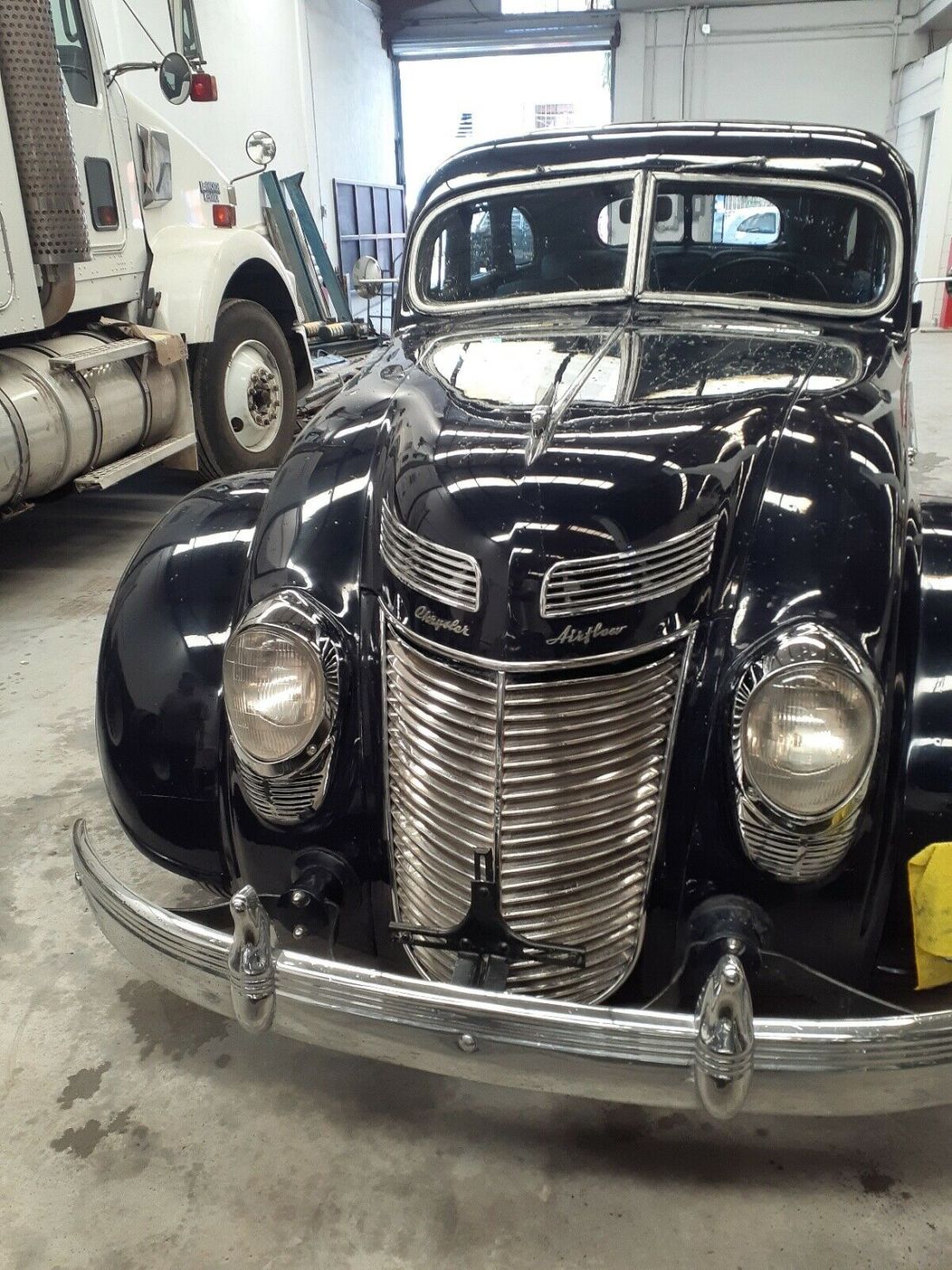 1937 Chrysler Airflow - photo 6