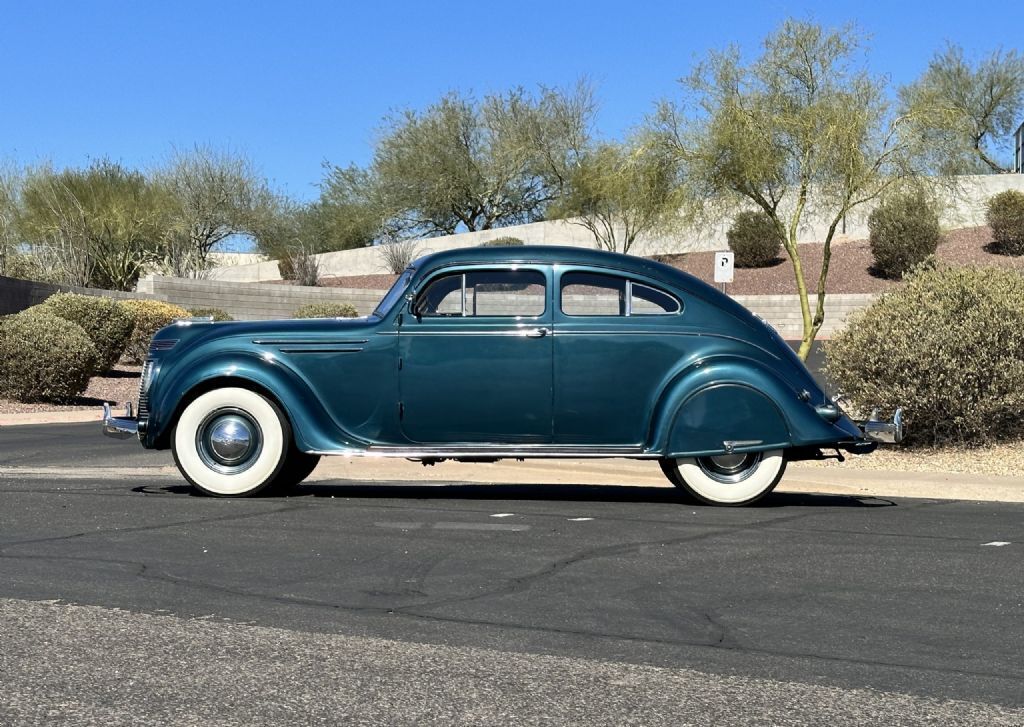 1937 Chrysler Airflow Series C-17 Eight Coupe - photo 4