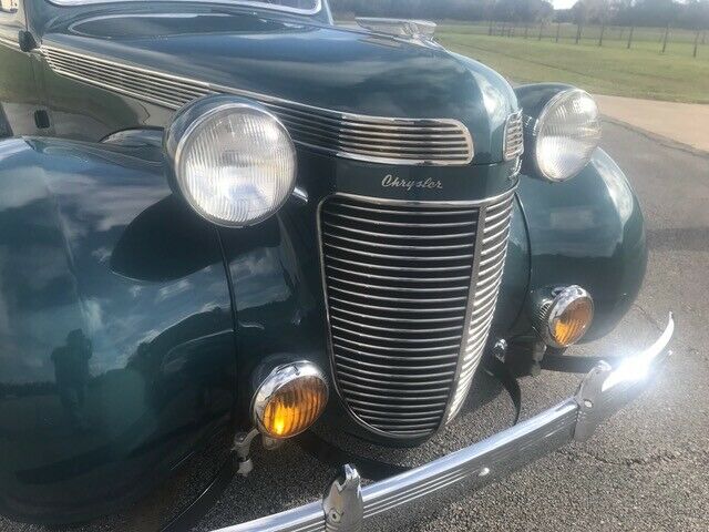 1937 Chrysler Imperial 2 Door Rumble Seat - photo 7
