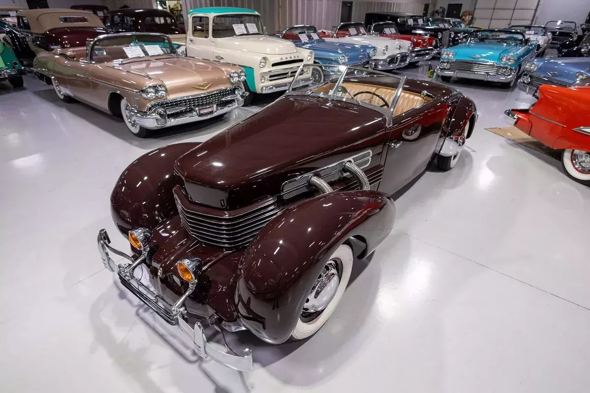 1937 Cord 812 Supercharged "Sportsman" Cabriolet - Ellingson Motorcars 1937 Cord 812 Supercharged "Sportsman" Cabriolet