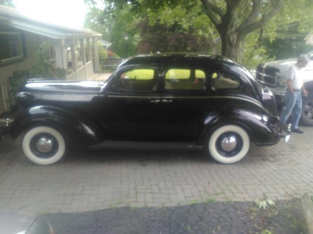 1937 DeSoto 4 Door Sedan - photo 4