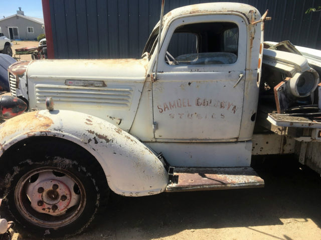 1937 Dodge 2 Ton flatbed - photo 2