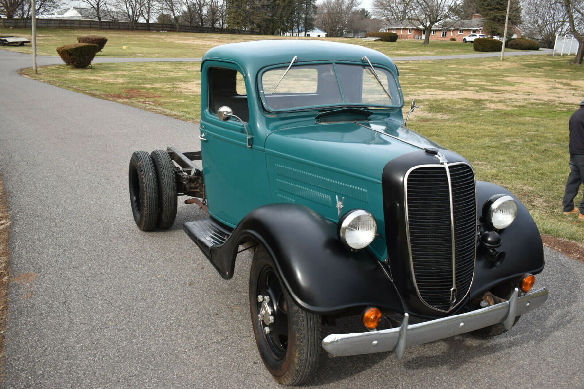1937 Ford 1 1/2 Ton Farm Truck - photo 2
