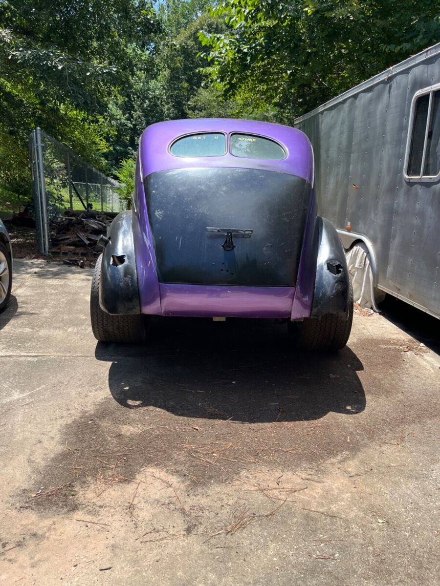 1937 Ford Executive Sedan - photo 3