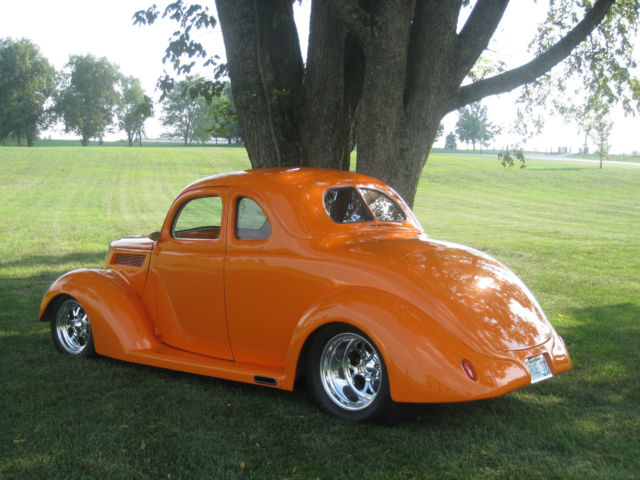 1937 Ford Coupe - photo 3