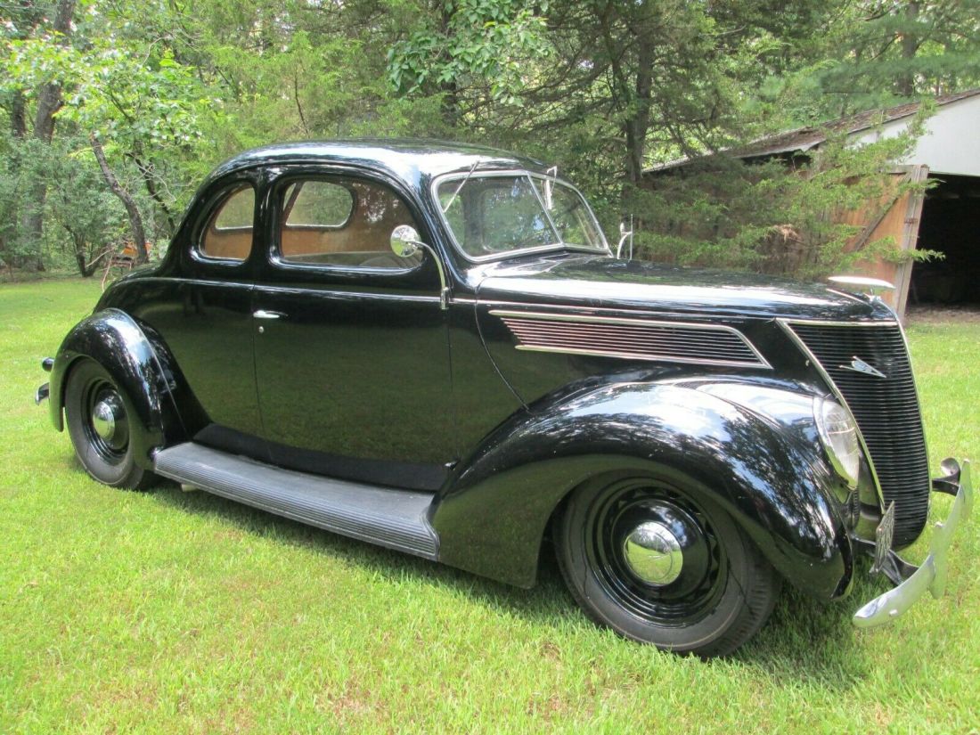 1937 Ford BUSINESS COUPE 2 DOOR - photo 2