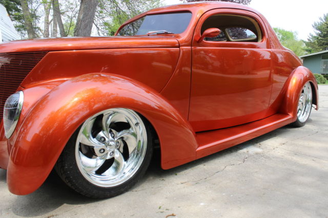 1937 Ford Cabriolet Coupe - photo 2