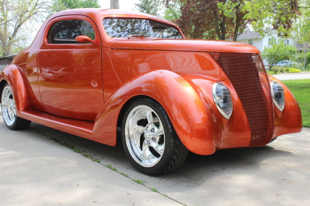 1937 Ford Cabriolet Coupe - photo 3