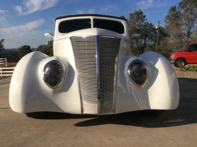 1937 Ford Club Cabriolet Roadster - photo 3