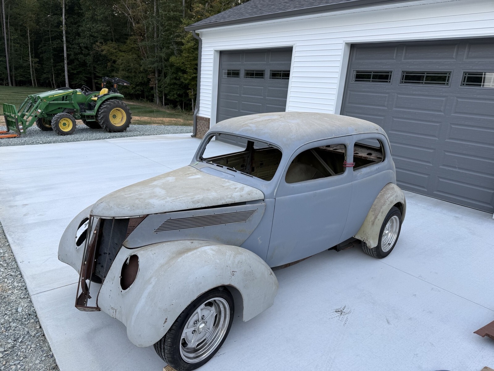 1937 Ford Deluxe Tudor Humpback - photo 5