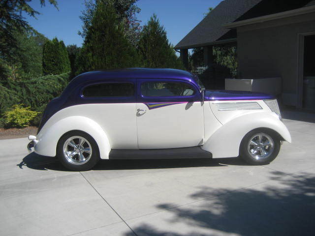 1937 Ford Deluxe Sedan Humpback Deluxe Sedan - photo 7