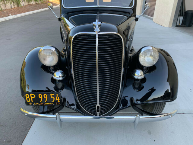 1937 Ford Sedan Delivery Deluxe - photo 3