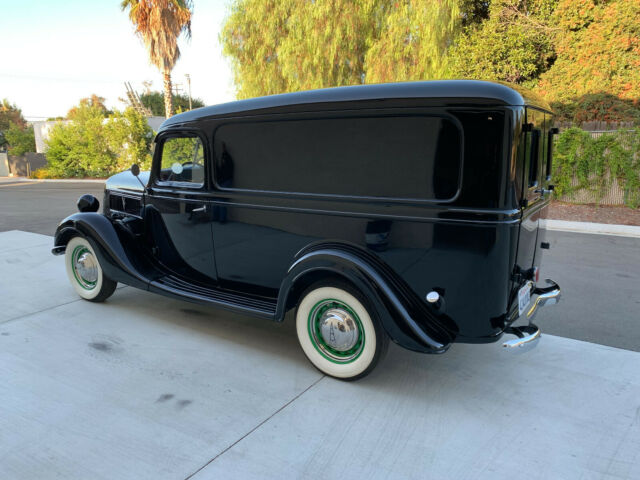 1937 Ford Sedan Delivery Deluxe - photo 4