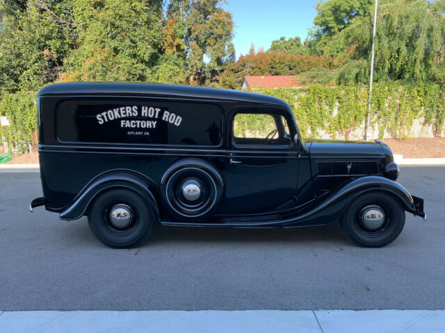 1937 Ford Panel Delivery Deluxe - photo 3