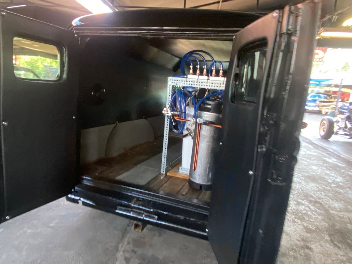 1937 Ford PANEL WAGON - photo 2
