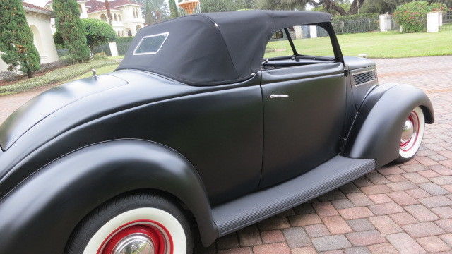 1937 Ford Roadster - photo 4