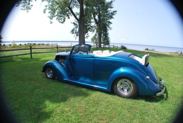 1937 Ford Cabriolet - photo 3