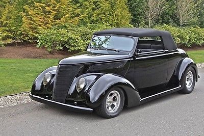 1937 Ford Street Rod with Removable Top. 350 V-8. AT. PS. V Air. Jag Rear end. 1937 Ford Deluxe Street Rod