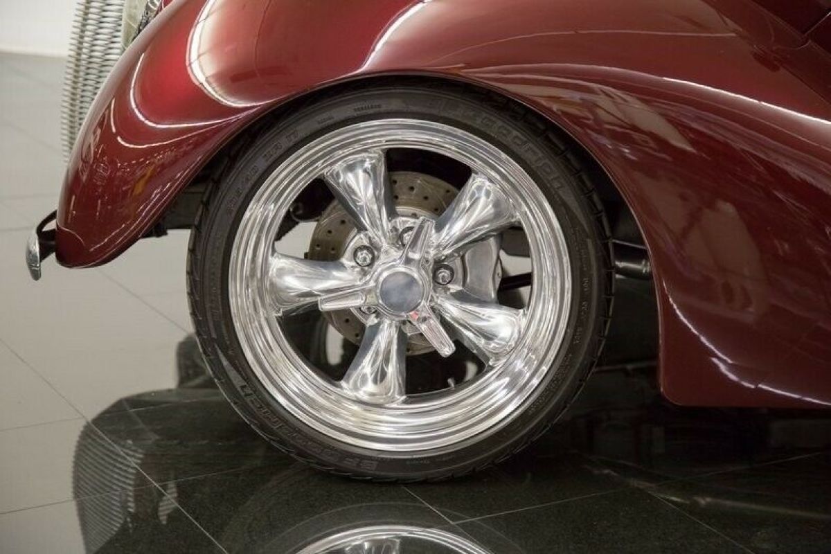1937 Ford Tudor Humpback - photo 10