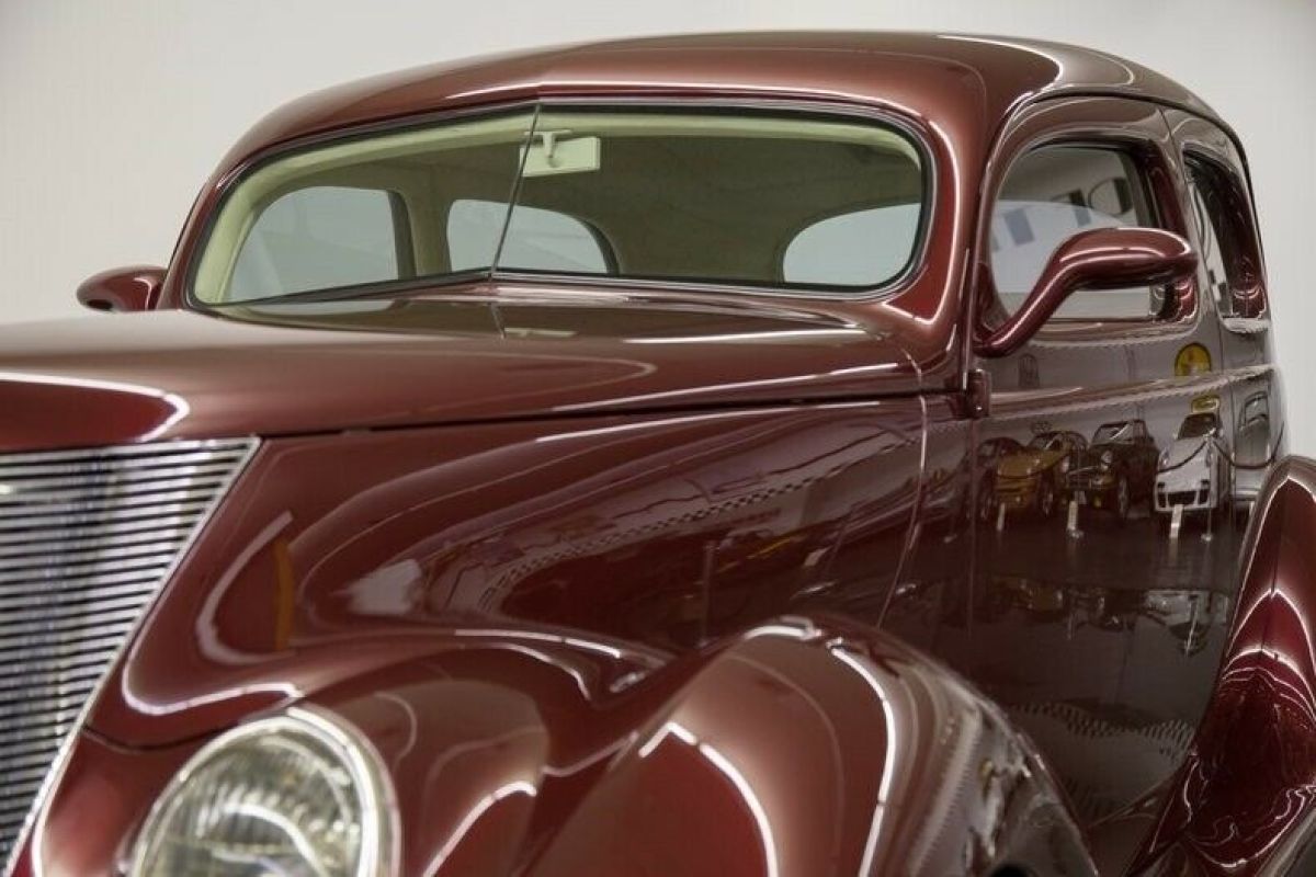 1937 Ford Tudor Humpback - photo 12