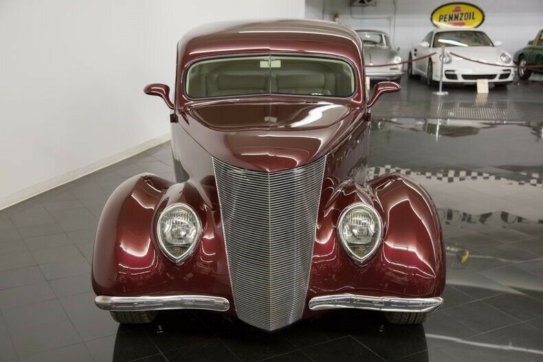 1937 Ford Tudor Humpback - photo 4