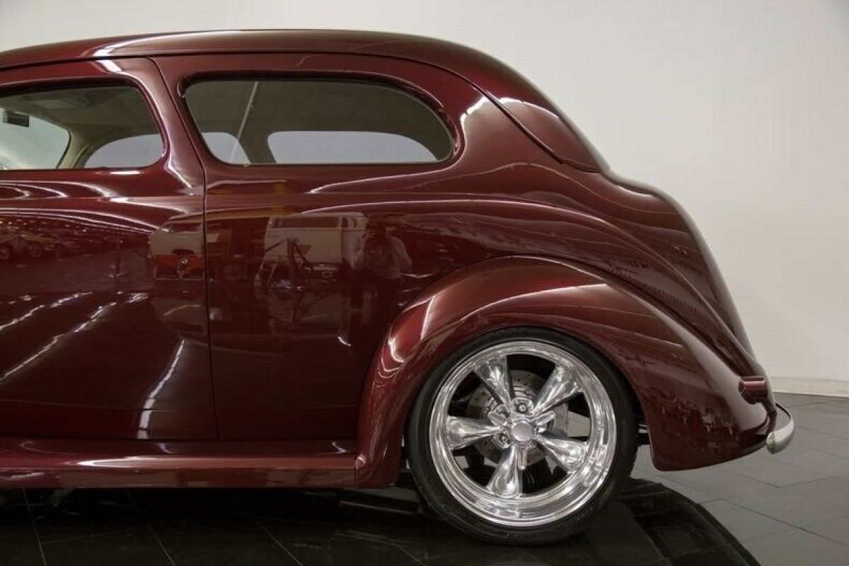 1937 Ford Tudor Humpback - photo 8
