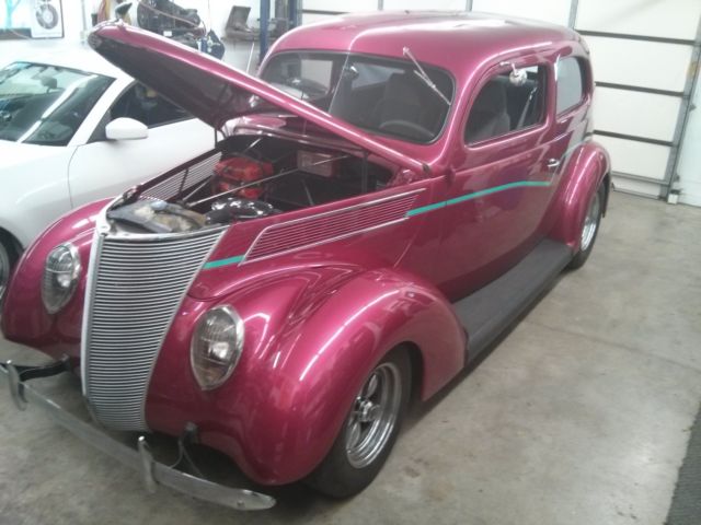 1937 Ford Tudor - photo 2