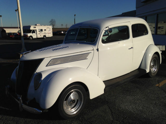 1937 Ford Tudor Street Rod - Red Coffin's "Awl White" NO RESERVE!!!! 1937 Ford Tudor Street Rod