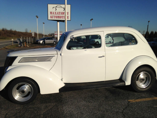 1937 Ford Tudor Street Rod - photo 2