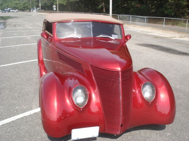 1937 Ford Convertible - photo 2