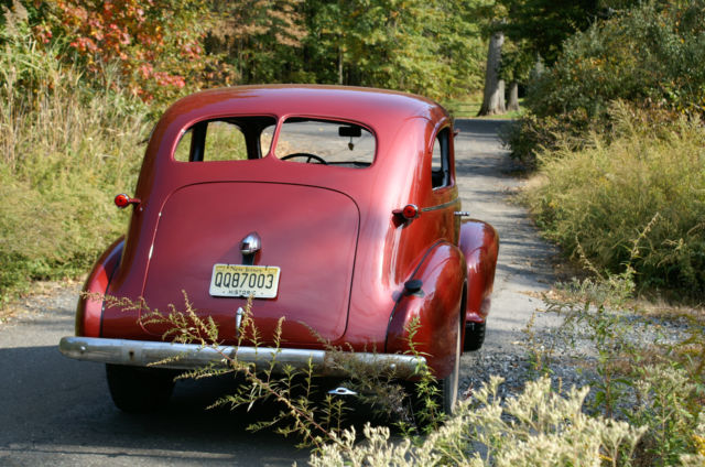 1937 Oldsmobile F37 2dr sedan - photo 10